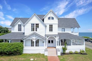 OCEANFRONT SLEEPS 18 PRIME LOCATION!