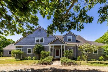 Single Family Home For Sale in Edgartown #42435