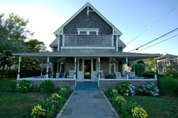 Lovely 6 BR Home in Oak Bluffs  #1228