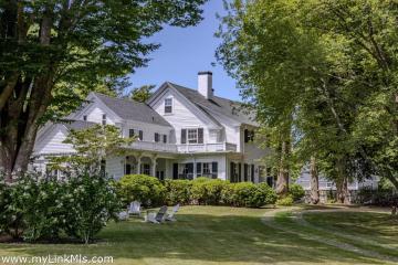 Single Family Home For Sale in Vineyard Haven #42618