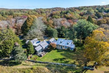 Single Family Home For Sale in West Tisbury #42515