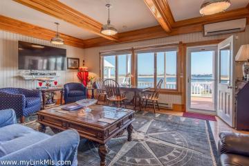 Condo For Sale in Oak Bluffs #43141