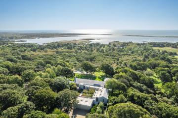 Single Family Home For Sale in Chilmark #43118