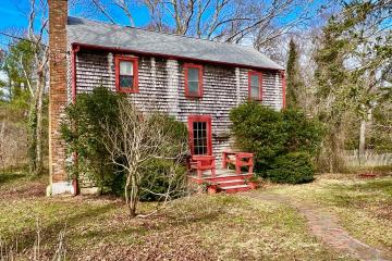 Single Family Home For Sale in Vineyard Haven #39390