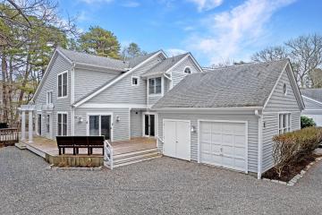 Condo For Sale in Vineyard Haven #43136