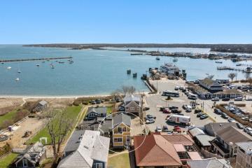 Condo For Sale in Vineyard Haven #43064