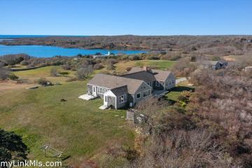 Single Family Home For Sale in Chilmark #43060