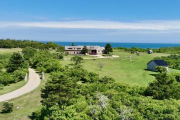 Single Family Home For Sale in Chilmark #43244