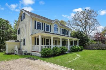 Single Family Home For Sale in Edgartown #43321