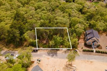Land/Parcel For Sale in Oak Bluffs #43296