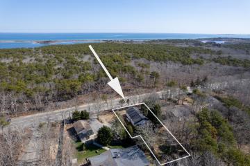 Single Family Home For Sale in Edgartown #42974