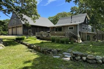 Single Family Home For Sale in Aquinnah #43221