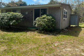Single Family Home For Sale in Edgartown #43342