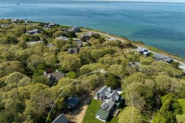 Single Family Home For Sale in Oak Bluffs #43061