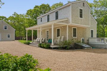 Single Family Home For Sale in Edgartown #43379