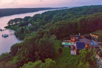 Single Family Home For Sale in Oak Bluffs #43551