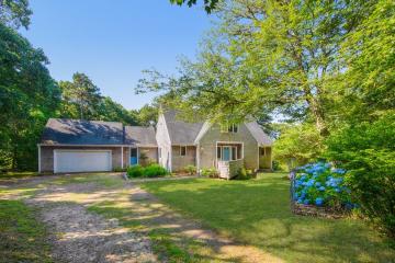 Single Family Home For Sale in Chilmark #43568