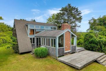 Single Family Home For Sale in Chilmark #43540