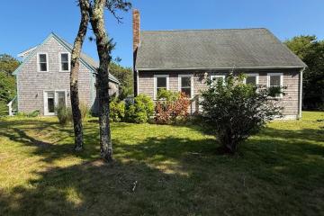 Single Family Home For Sale in Edgartown #43496