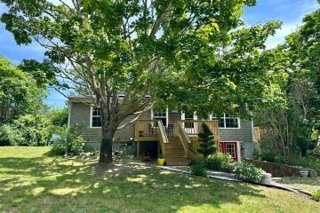 Single Family Home For Sale in Edgartown #43522