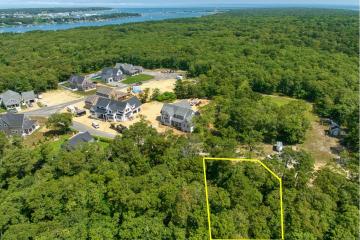 Land/Parcel For Sale in Oak Bluffs #43561