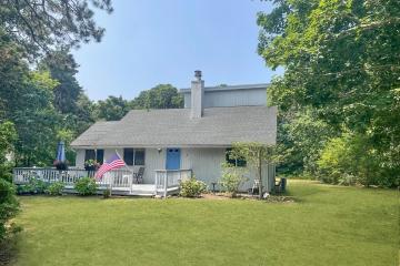 Single Family Home For Sale in Edgartown #43747