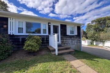 Condo For Sale in Vineyard Haven #43844