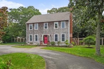 Single Family Home For Sale in Oak Bluffs #43756