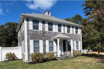 Charming 4 bedroom Colonial