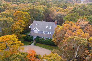 Single Family Home For Sale in Oak Bluffs #43864