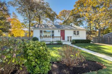 Single Family Home For Sale in Vineyard Haven #43892