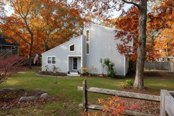 Single Family Home For Sale in Vineyard Haven #43902