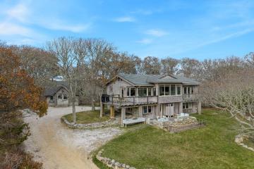 Single Family Home For Sale in Aquinnah #43963