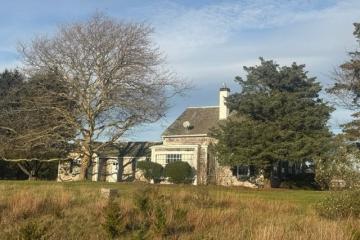 Single Family Home For Sale in Edgartown #43952