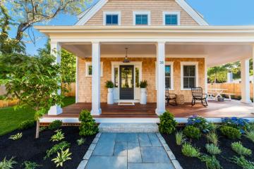 Single Family Home For Sale in Edgartown #43998