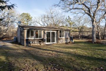 Single Family Home For Sale in Chilmark #43983