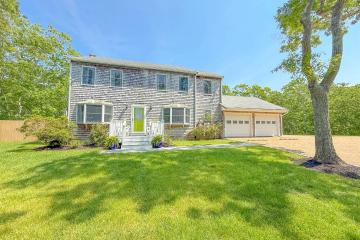 Single Family Home For Sale in Edgartown #43967