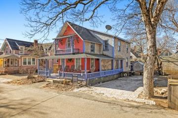 Single Family Home For Sale in Oak Bluffs #43981