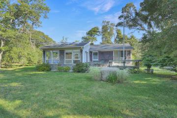 Single Family Home For Sale in Vineyard Haven #44007