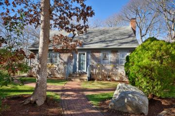 Single Family Home For Sale in Vineyard Haven #43937