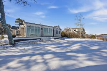 Single Family Home For Sale in Edgartown #44023