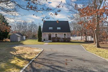 Single Family Home For Sale in Edgartown #33659