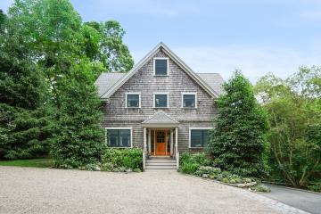 Single Family Home For Sale in Vineyard Haven #43495