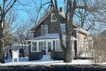 Commercial Property For Sale in Vineyard Haven #44091
