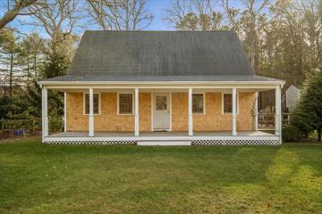 Single Family Home For Sale in Vineyard Haven #44136