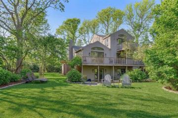 Single Family Home For Sale in Oak Bluffs #44214