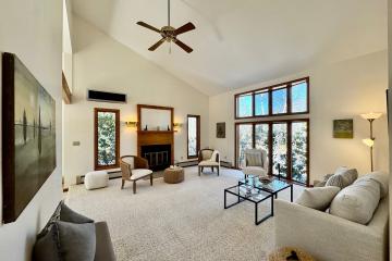 Single Family Home For Sale in Oak Bluffs #43994