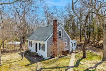 Single Family Home For Sale in Vineyard Haven #44388