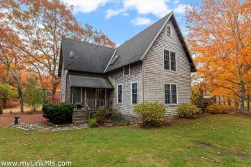 Single Family Home For Sale in Oak Bluffs #44330