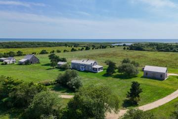 Single Family Home For Sale in Chilmark #44353
